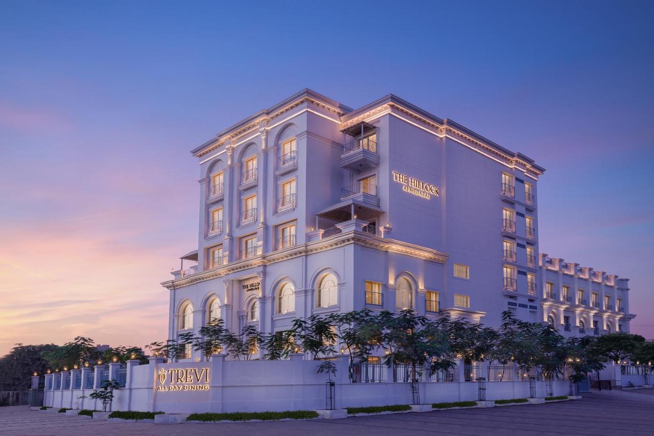 Hotel Hillock אחמדאבאד מראה חיצוני תמונה
