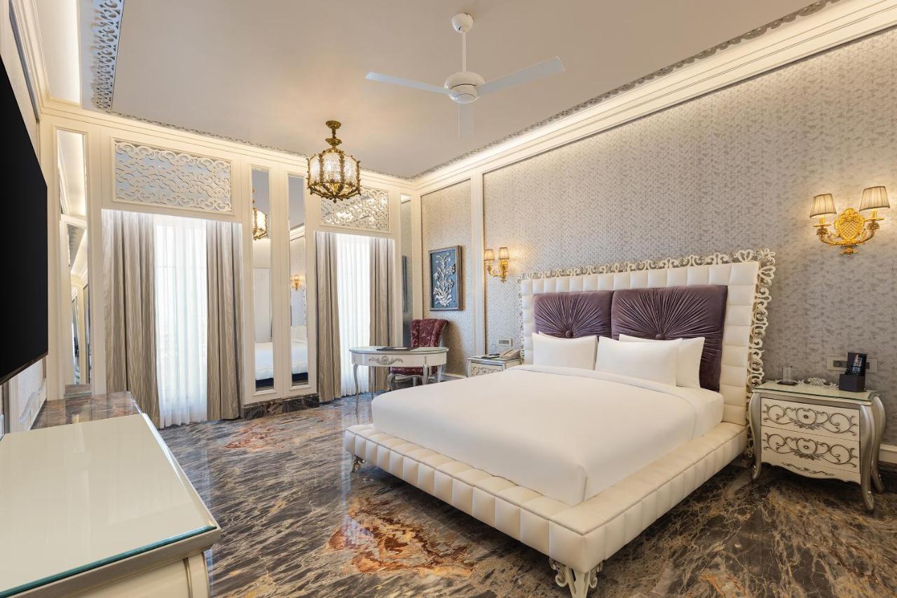 Hotel Hillock אחמדאבאד מראה חיצוני תמונה